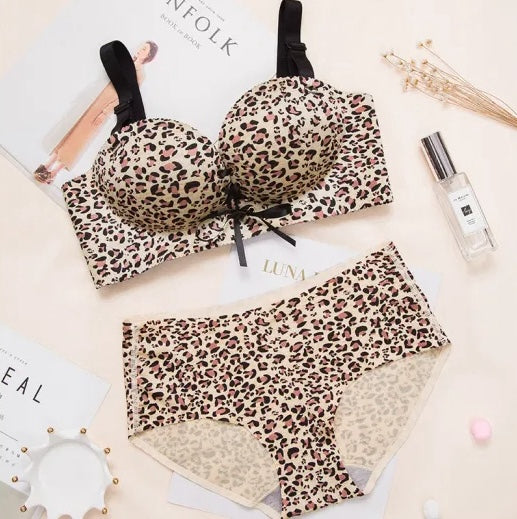 Allure Noire Lingerie Set